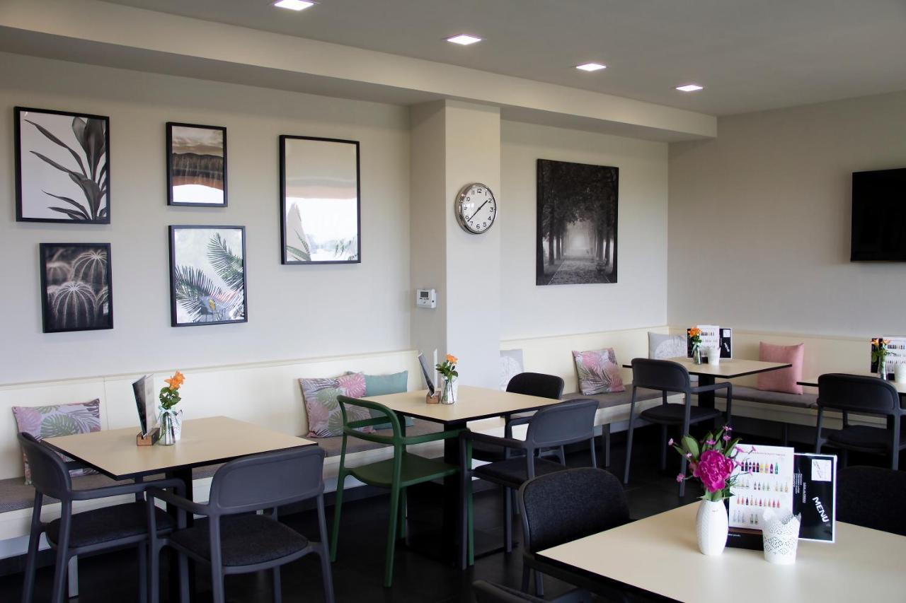 Penzion Cafe Na Svahu เคบ ภายนอก รูปภาพ